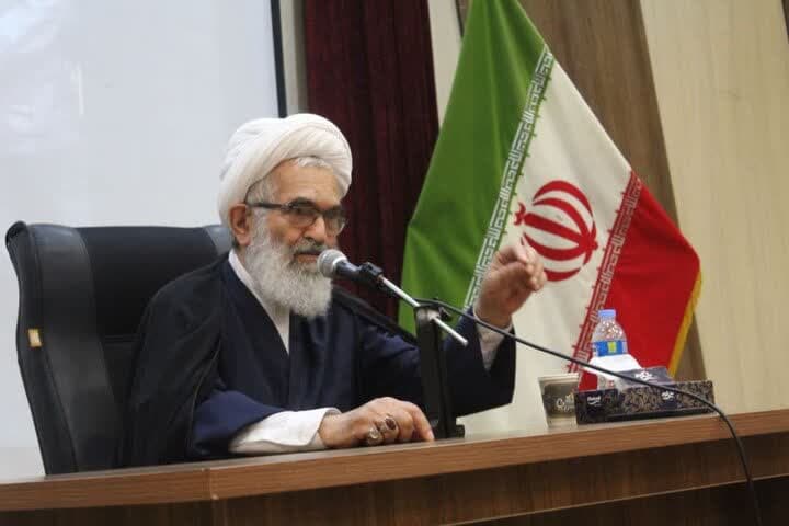 ضرورت انتقال گفتمان امیدآفرین امام (ره) به نسل جوان