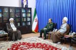 سپاه و بسیج با جان و دل ایثار می‌کنند
