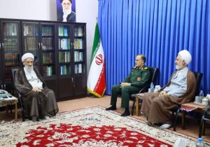 سپاه و بسیج با جان و دل ایثار می‌کنند