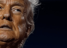 چرا ترامپ برای توافق سریع با ایران دستوپا میزند؟